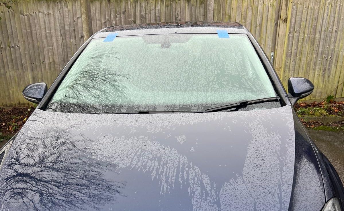 dark blue VW car windscreen repair in margate